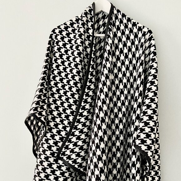 NWT Black and White Houndstooth-Patterned Cape - OS - Picture 1 of 6